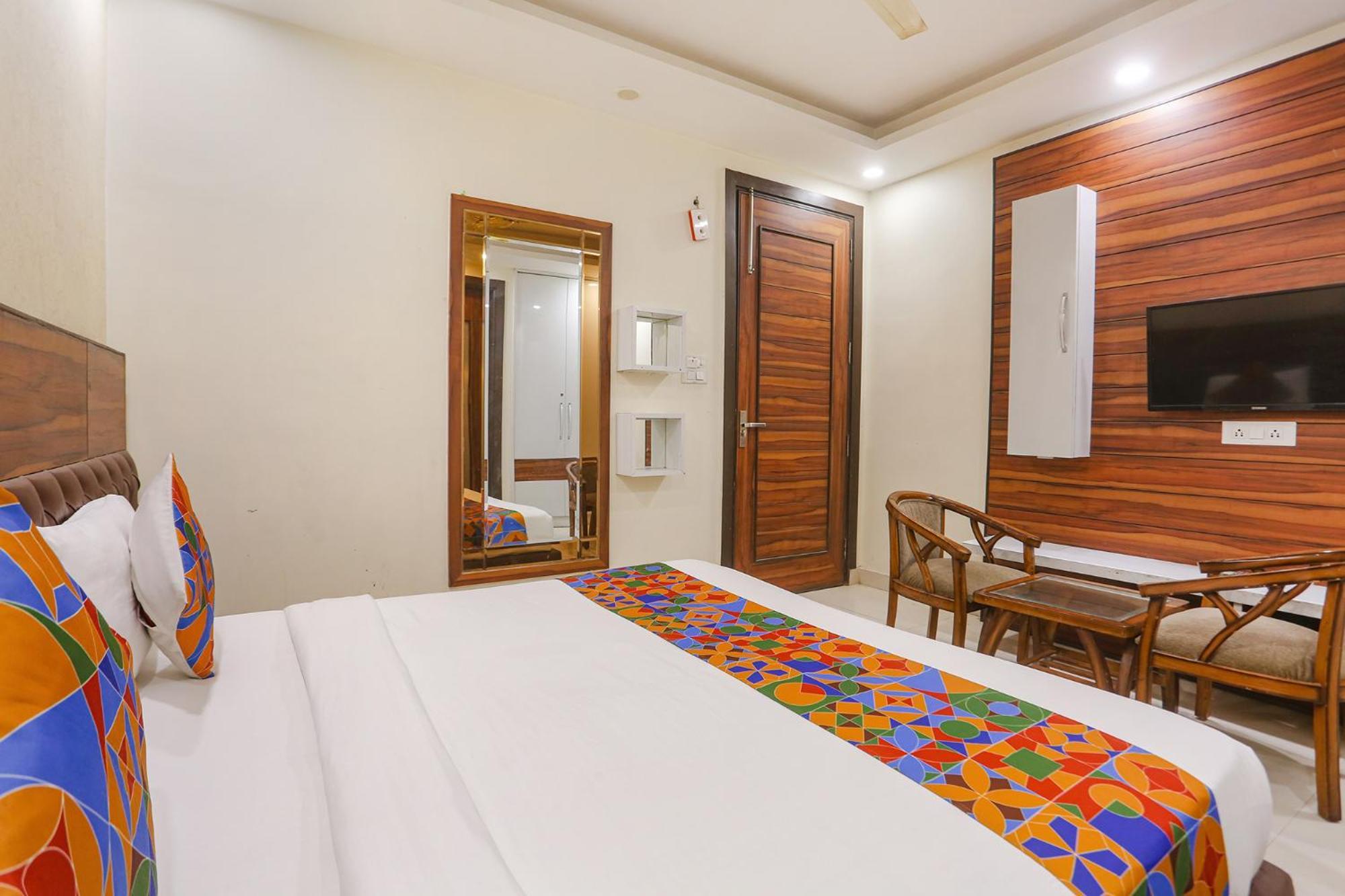 Fabhotel Gold Inn Janakpuri Дели Экстерьер фото