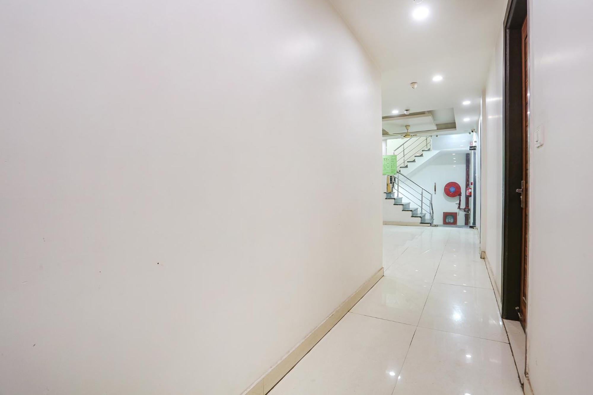 Fabhotel Gold Inn Janakpuri Дели Экстерьер фото